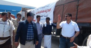 الحكومة اليمنية تسير قوافل إغاثية للمحافظة المنكوبة جراء إعصار "لبان"