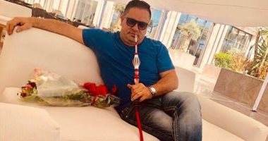 "أنت تيجى تمسك الشيشة مكانا بقى" هكذا علق جمهور إدوارد على صورته بالشيشة 