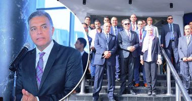 وزير النقل يفتتح مقرا جديدا لـ"النيل العامة لإنشاء الطرق".. يؤكد: نفذنا مشروعات بـ42 مليار جنيه بـ4 سنوات.. عرفات: ننفذ طرق ثالث مراحل المشروع القومى بـ14 مليار جنيه.. و29 مليارا لإنشاء كبارى ورفع كفاءة الحالية