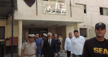 صور.. مدير أمن البحيرة يتفقد الخدمات الأمنية بالطريق الزراعى