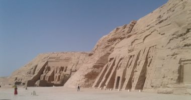 يحدث فى معابد أبو سمبل وفيلة.. زيارات للمصريين والأجانب وتعقيم