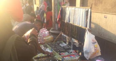 قارئ يشكو فوضى الباعة الجائلين بميدان حلوان