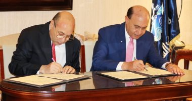فيديو وصور.. المنطقة الاقتصادية لقناة السويس توقع اتفاق تسوية مع شركة محلية لصناعة الدواء