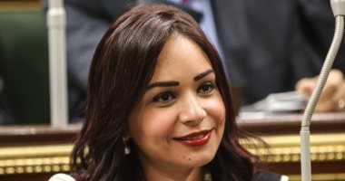 اضحك الصورة تطلع حلوة.. شاهد ابتسامات النواب بالجلسة العامة