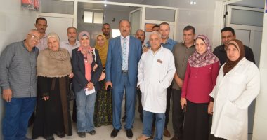 صور.. رئيس مدينة مطوبس يتابع التسليم المبدئى لبنك الدم