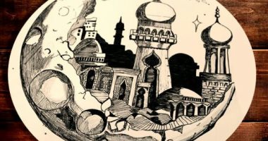 قارئة تشارك بلوحات متميزة معمارية مستخدمة الحبر والفحم