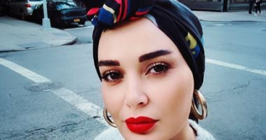 تعرف على السبب وراء ارتداء سيرين عبد النور رابطة رأس فى نيويورك