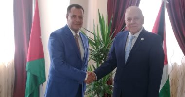 نائب رئيس جامعة أسيوط يناقش سبل التعاون مع اتحاد الجامعات العربية