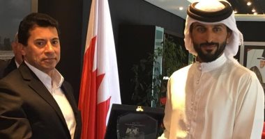 أشرف صبحى يلتقى رئيس المجلس الأعلى للشباب والرياضة البحرينية