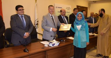 صور.. محافظ بنى سويف يكرم 25 فائزا فى مسابقة للقرآن الكريم 