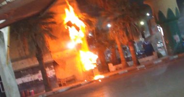 صور.. حريق بجوار سينما أوبرا القديمة بميدان الثقافة بسوهاج