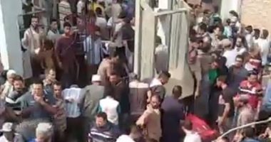 محافظ كفر الشيخ يحيل المسئولين عن غرق 4 عمال فى بيارة صرف صحى للتحقيق