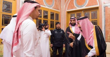 واس تنشر صور استقبال الملك سلمان وولى العهد لأسرة جمال خاشقجى لتقديم التعازى