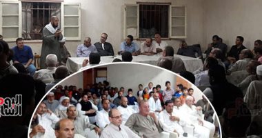 "ممنوع دخول الكيف" ببنى سويف.. قرية طحا ترفع شعار "خالية من المخدرات".. المواطنون طبقوا منع التعاطى بالأفراح وداخل المقاهى وفرض غرامات مالية للمخالفين وإبلاغ الشرطة.. الأهالى: اختيار مجلس حكماء لتنفيذ المبادرة