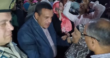 محافظ البحيرة ينتقل لموقع تصدع 4 منازل بدمنهور  ويأمر بشقق للمضارين