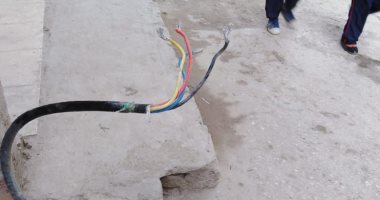شكوى من وجود كابل كهربائى مكشوف بشارع المحولات فى الهرم