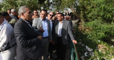 محافظ البحيرة يرصد 1.2 مليون جنيه لإنشاء كوبرى مشاة  بكفر الدوار 