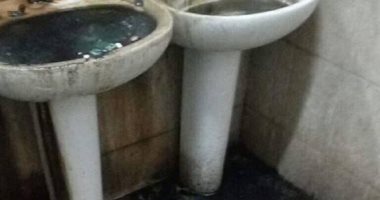 اضبط مخالفة.. حمامات محطة ديروط بأسيوط لا تصلح للاستخدام الآدمى 