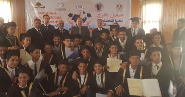 محافظ الفيوم يشهد تخريج دفعة جديدة من طلاب مجمع التعليم التكنولوجى