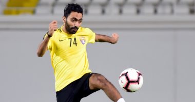 حسين الشحات احتياطيا فى مباراة العين وعجمان بالدورى الإماراتى