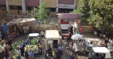 شكوى من انتشار الباعة الجائلين بشارع ترعة الشابورى فى شبرا الخيمة
