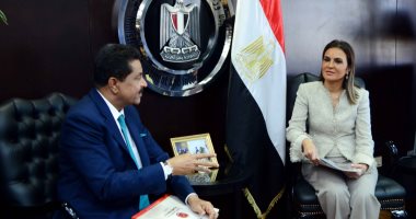 سحر نصر تبحث مع مستثمر إماراتى إنشاء جامعة طبية بمصر بـ5 مليارات جنيه