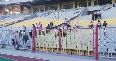 صور .. توافد جماهير الزمالك والاتحاد السكندرى على ملعب برج العرب