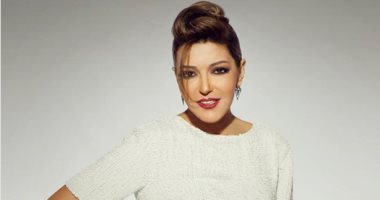 بالأبيض والأسود.. الديفا تتألق فى جلسة تصوير الخريف.. صور