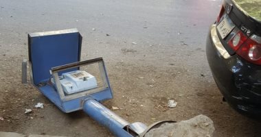 قارئ يرصد كابينة تليفونات ملقاة بشارع صفية زغلول ويناشد المسئولين رفعها من الطريق