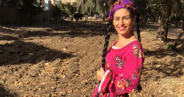 صور.. منة فضالى تبدأ تصوير فيلم "الموقف" وتجسد شخصية فلاحة