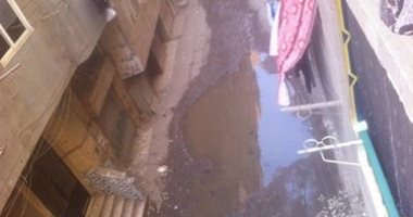 مياه الصرف الصحى تغرق شارع العمدة القديم بالهرم ومناشدة بسرعة شفطها 