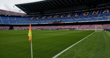 ملعب كامب نو يتزين لاستضافة كلاسيكو برشلونة ضد الريال.. فيديو وصور