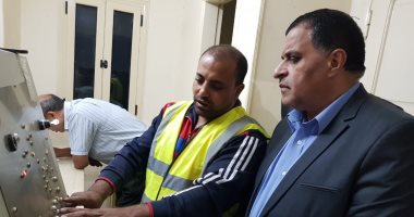 صور.. رئيس هيئة السكة الحديد فى جولة مفاجئة يشدد على إجراءات السلامة