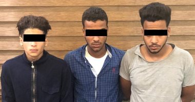 القبض على 3 طلاب استولوا على هاتف من صاحب محل تحت تهديد السلاح فى النزهة