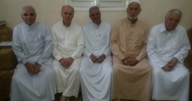 صور.. أهالى قرية أبو حريز بالشرقية يطالبون برصف الطريق وإنشاء وحدة صحية