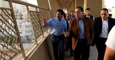 رئيس الوزراء يتفقد مشروع تطوير استاد الزقازيق ومركز شباب السادات