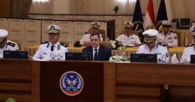 صور.. وزير الداخلية فى كشف الهيئة: انتقاء أفضل العناصر بكلية الشرطة