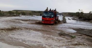 سقوط أمطار غزيرة فى الأودية الجبلية بالبحر الأحمر 