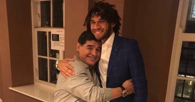 محمد الننى يهنئ الساحر مارادونا بعيد ميلاده الـ58 