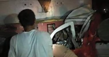 تأخر قطار أسوان نتيجة تصادمه بسيارة ربع نقل اقتحمت شريط السكة الحديد بالمرازيق