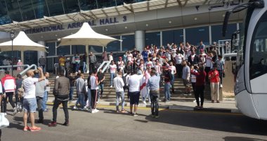 جماهير الزمالك تستعد لاستقبال  بعثة اليد أبطال أفريقيا فى المطار  
