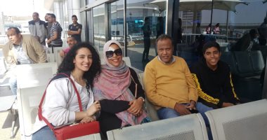 وصول طائرة أبطال يد الزمالك.. وعائلات النجوم فى الانتظار