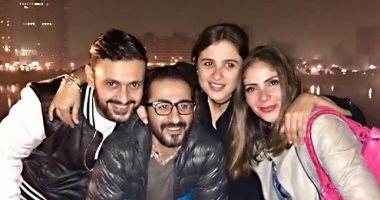 اللمة الحلوة.. صورة تجمع منى زكى وحلمى وياسمين عبد العزيز ورامز جلال