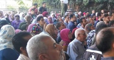 إقبال بمكاتب البريد على شراء كراسات شروط وحدات إعلان "الإسكان" العاشر