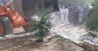 إزالة 13 حالة تعدٍ على أراضى الدولة بمنطقة البغدادى فى الأقصر