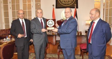 رئيس مجلس الدولة يستقبل رئيس المحكمة العليا بدولة فلسطين.. صور