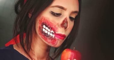 صور.. قارئة تشارك بصور الخدع السينمائية بمكياج الرعب