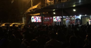 شاهد فرحة الأهلاوية على المقاهى بالمحلة بالهدف الأول فى شباك الترجى