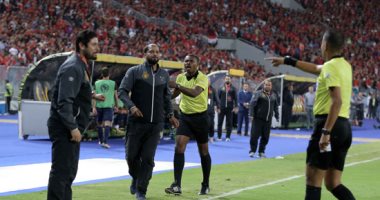 فيديو.. جهاز الترجى يعترض على أول إنذار أمام الأهلى