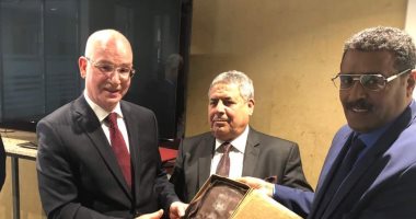 المشير خليفة حفتر يبعث رسالة خطية إلى رئيس مفوضية الاتحاد الافريقى